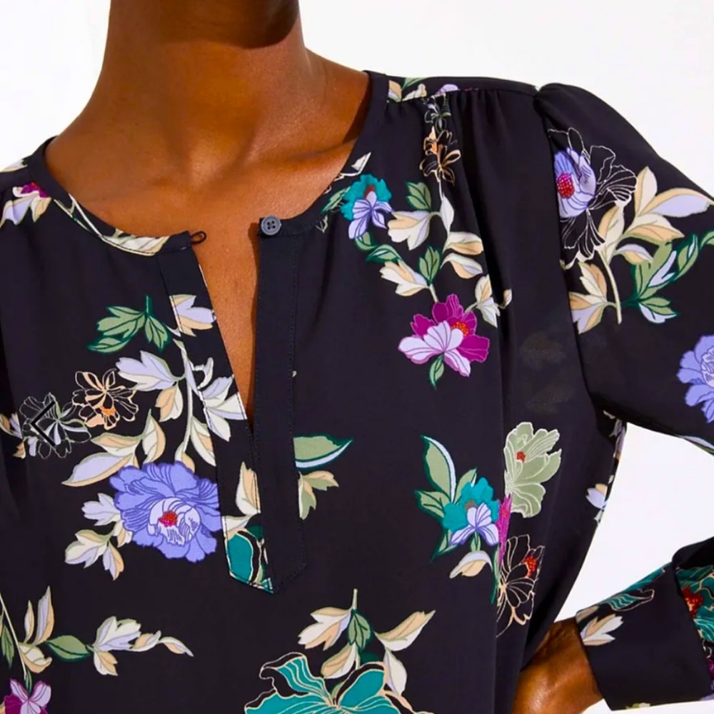 Loft tunic style blouse with 1 button keyhole neck closure
